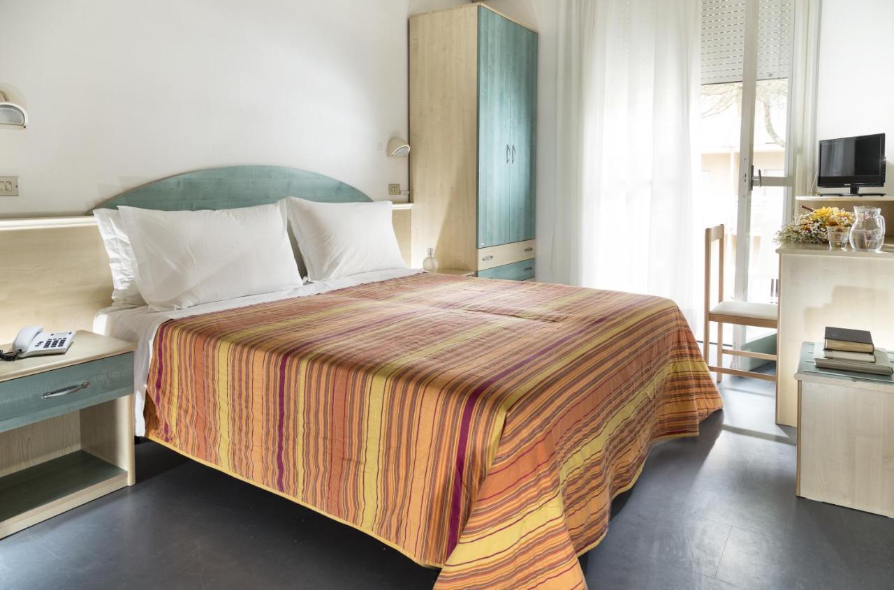 Park Hotel Pineta Cervia Kültér fotó